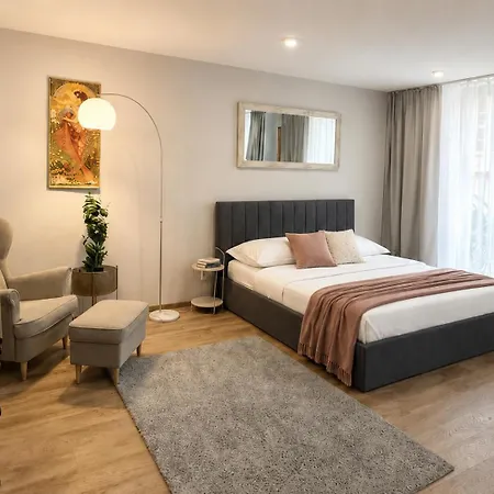 Veleslaveenka - Spacious In Old Town