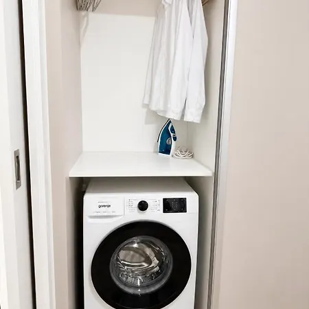 Veleslaveenka - Spacious In Old Town Appartement