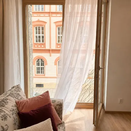 Veleslaveenka - Spacious In Old Town
